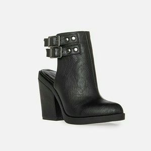 Chinese Laundry Ambrosia Cutout Bootie